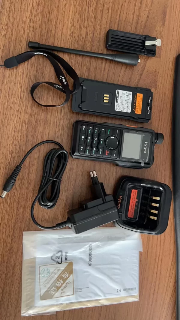 Hytera HP685 DMR digital analog UHF400-527MHZ VHF136-174MHz Radio - Image 4